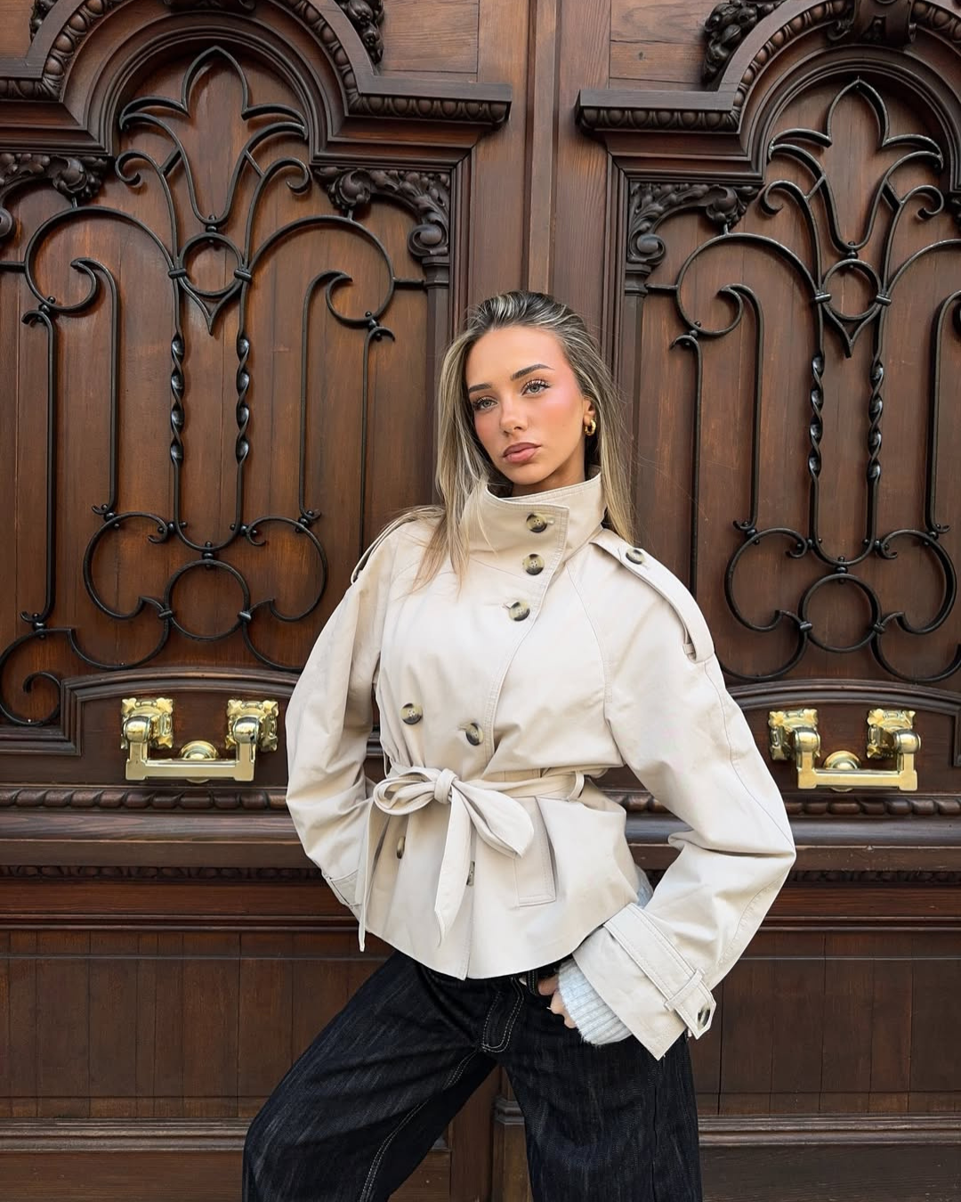 Cropped boxy trench coat in sand