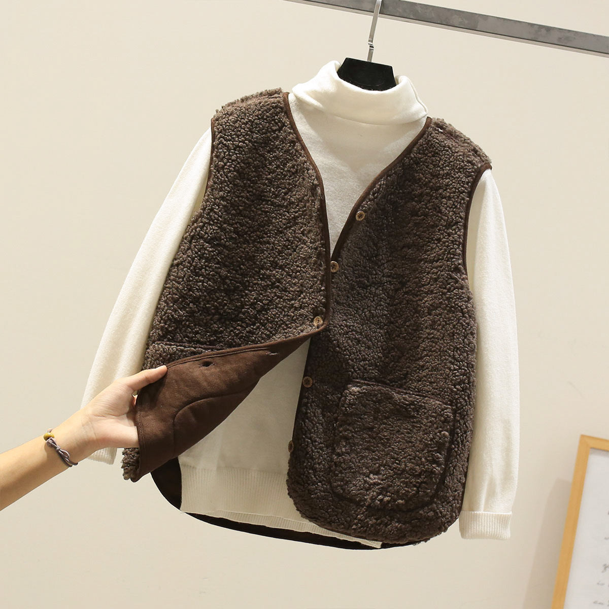 Classic Lambswool Knit Vest