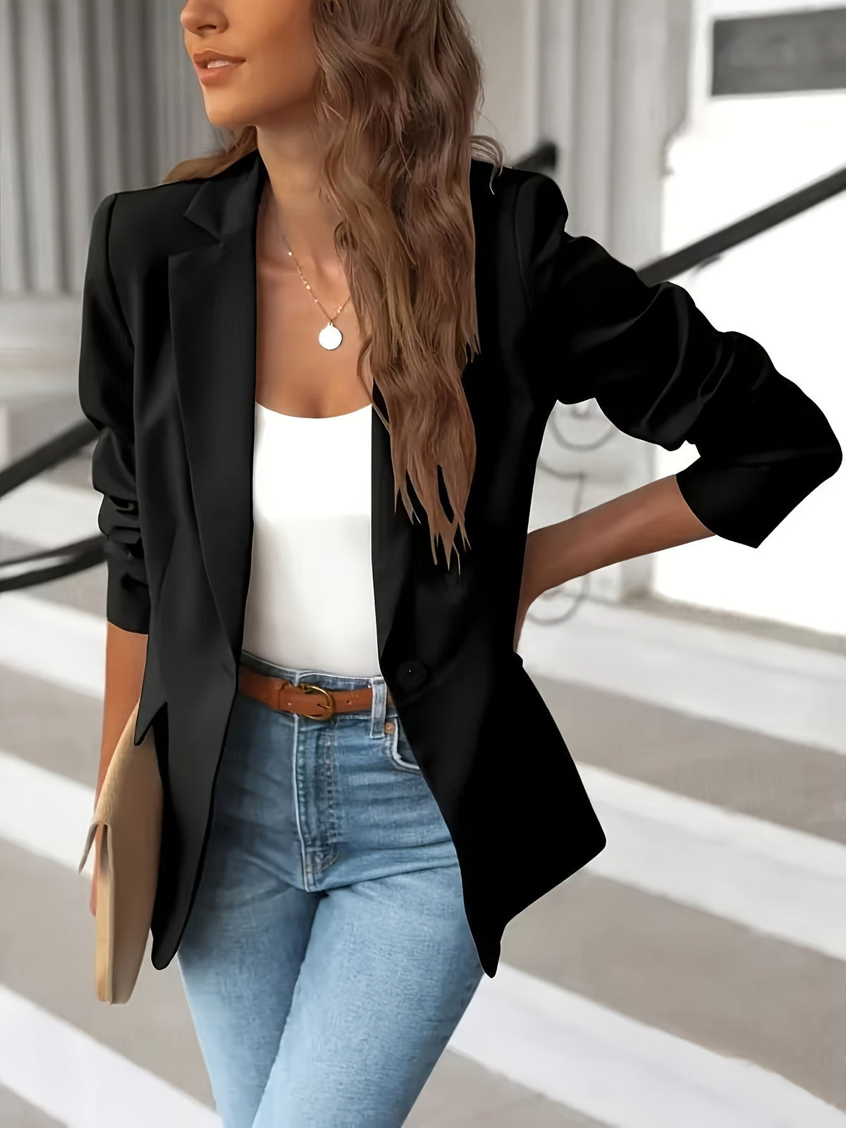 Lightweight tailored blazer in black