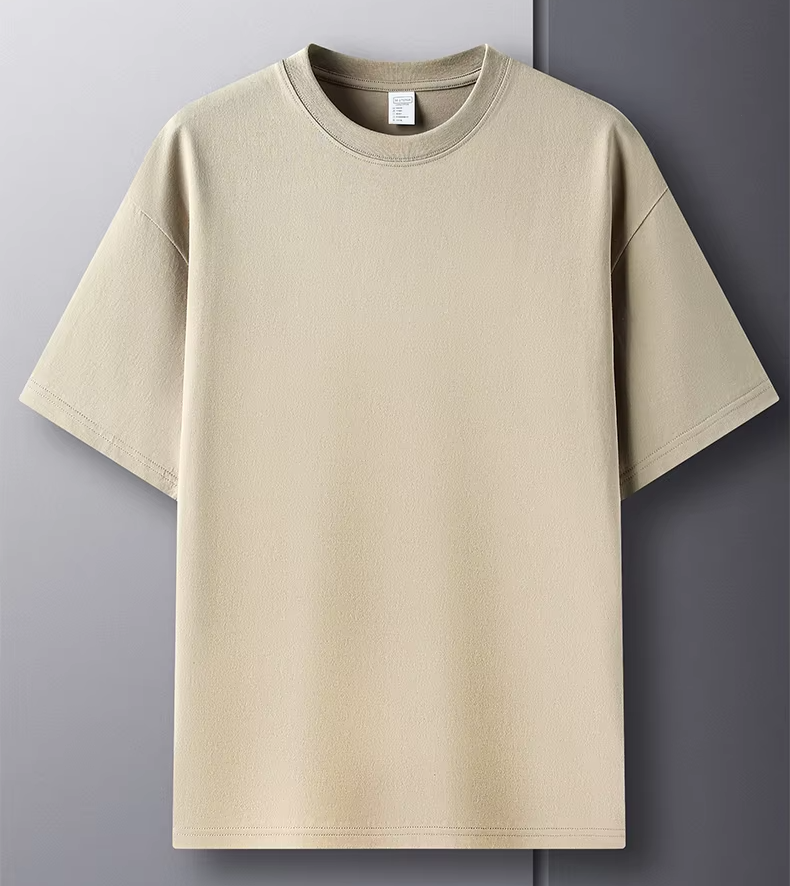 Men's casual short sleeve t-shirt in a versatile design, perfect for everyday wear, featuring a comfortable fit and stylish colors. 2