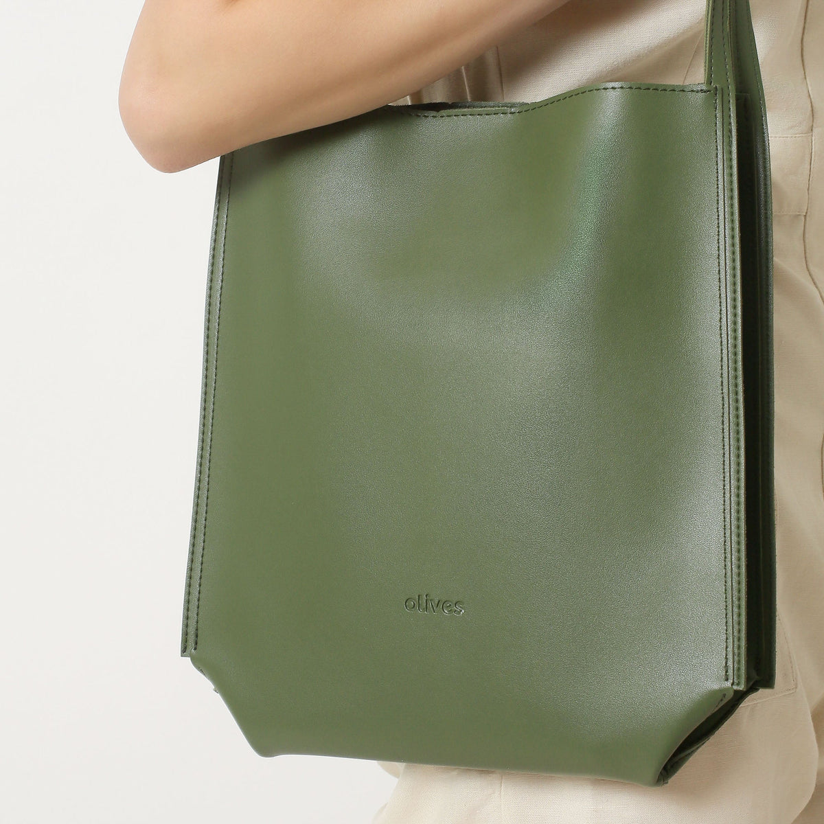 Vegan leather shoulder tote bag