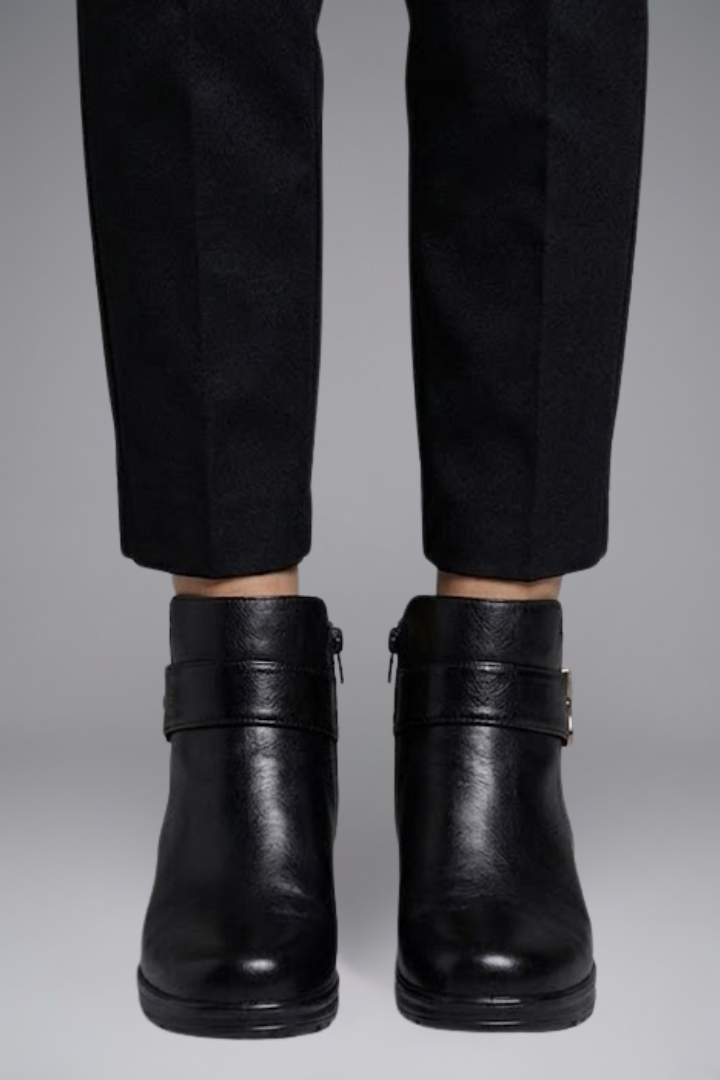 Wide fit leather ankle boots with grip sole in black