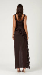 Elegant women's evening dress featuring ruffled details, perfect for formal occasions, showcasing a flowing maxi silhouette in a sophisticated design. 3
