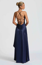 Women's ruffled maxi dress in elegant evening style, perfect for formal occasions, featuring a flattering silhouette and sophisticated design. 6