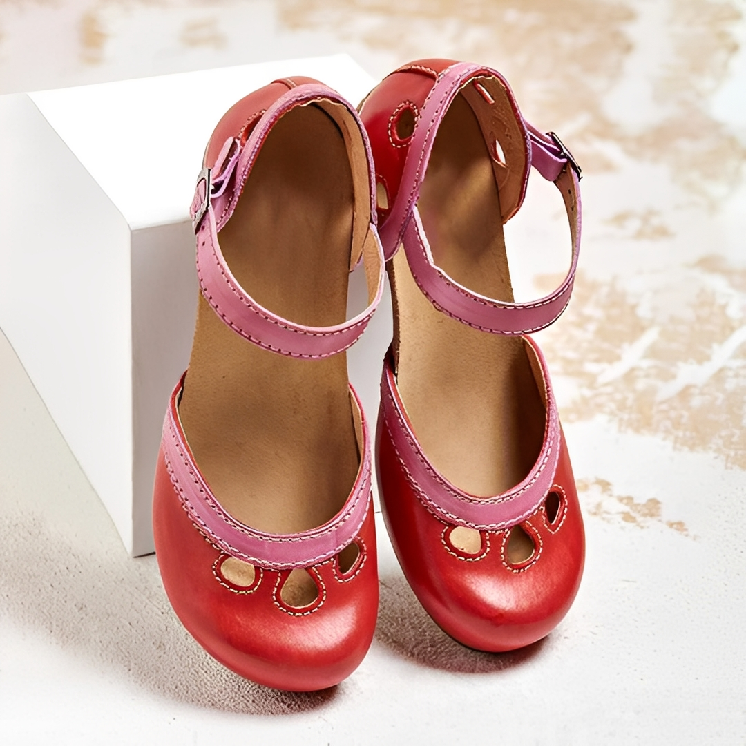 Women's sandals featuring a comfortable fit and elegant design, perfect for casual outings and summer adventures. 2