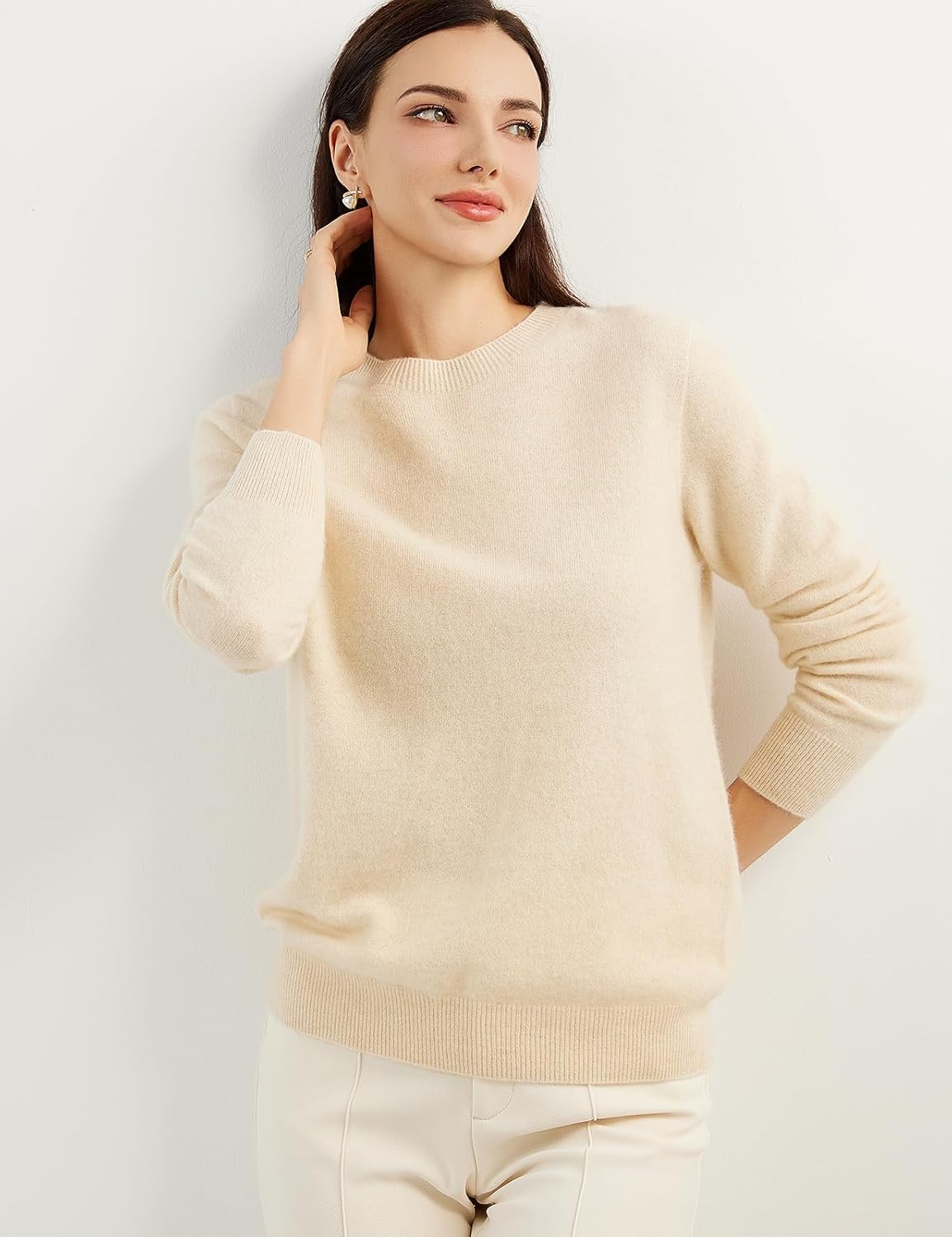 Women's luxe cashmere crew neck sweater in beige